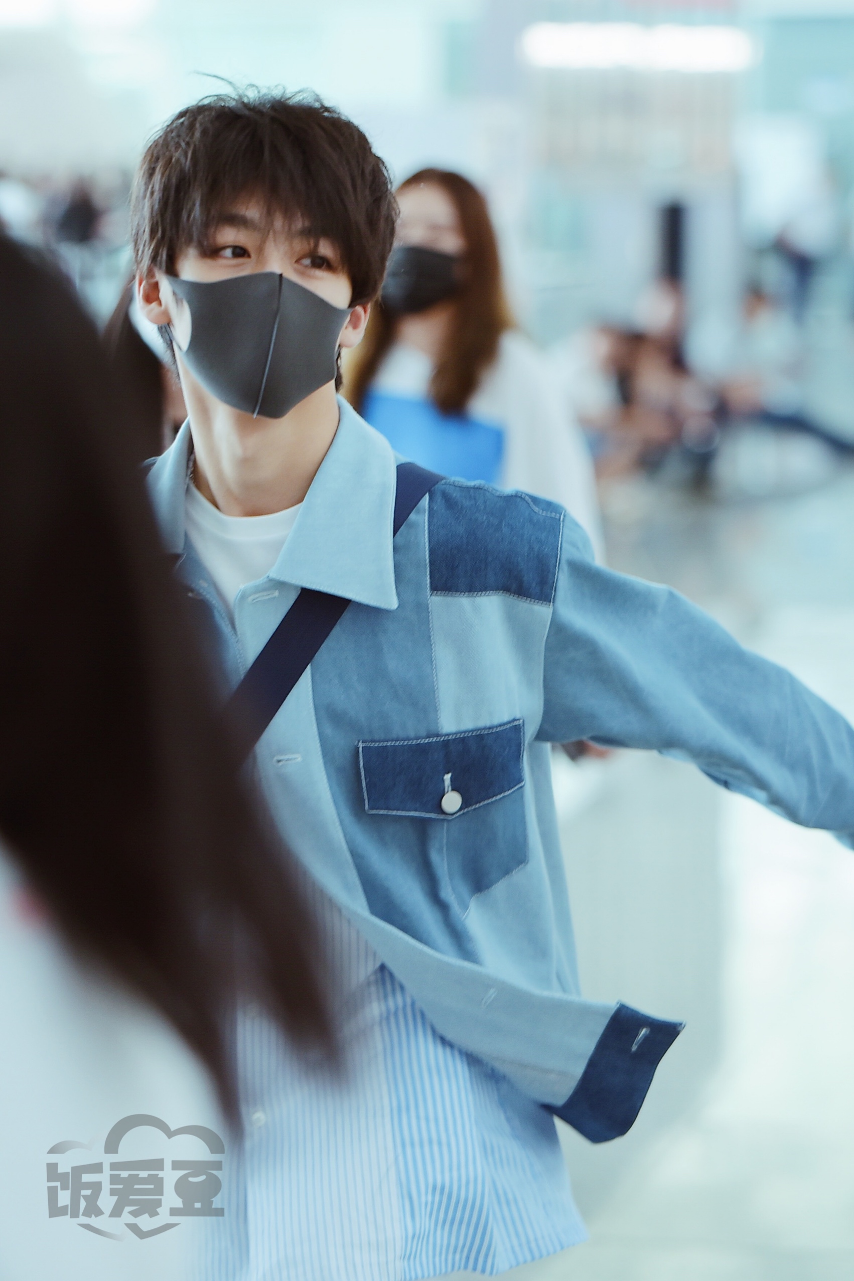 180921@易安音乐社-何洛洛 深圳到达 今天是小可爱洛洛呀～少年感十