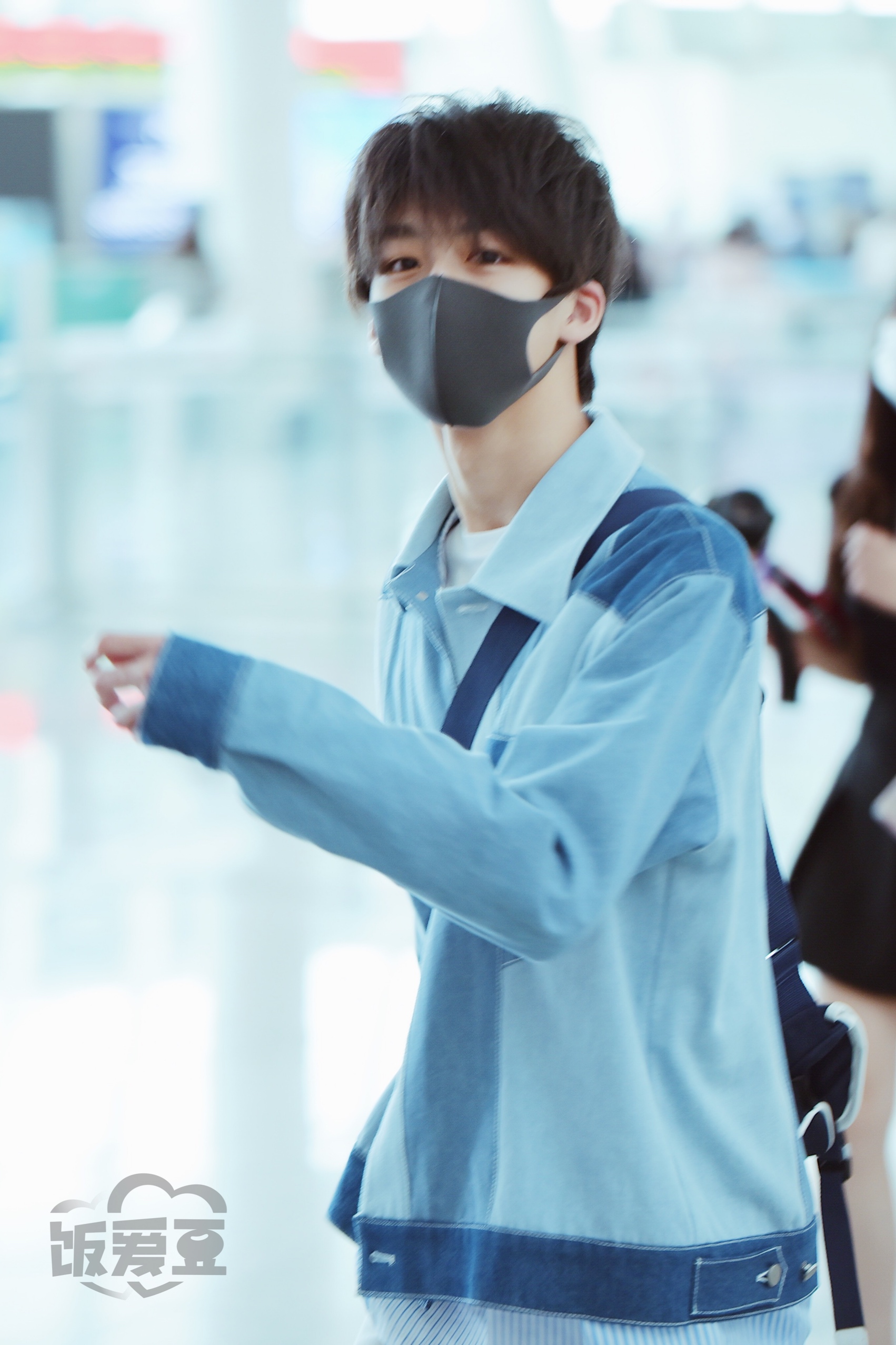 180921@易安音乐社-何洛洛 深圳到达 今天是小可爱洛洛呀～少年感十