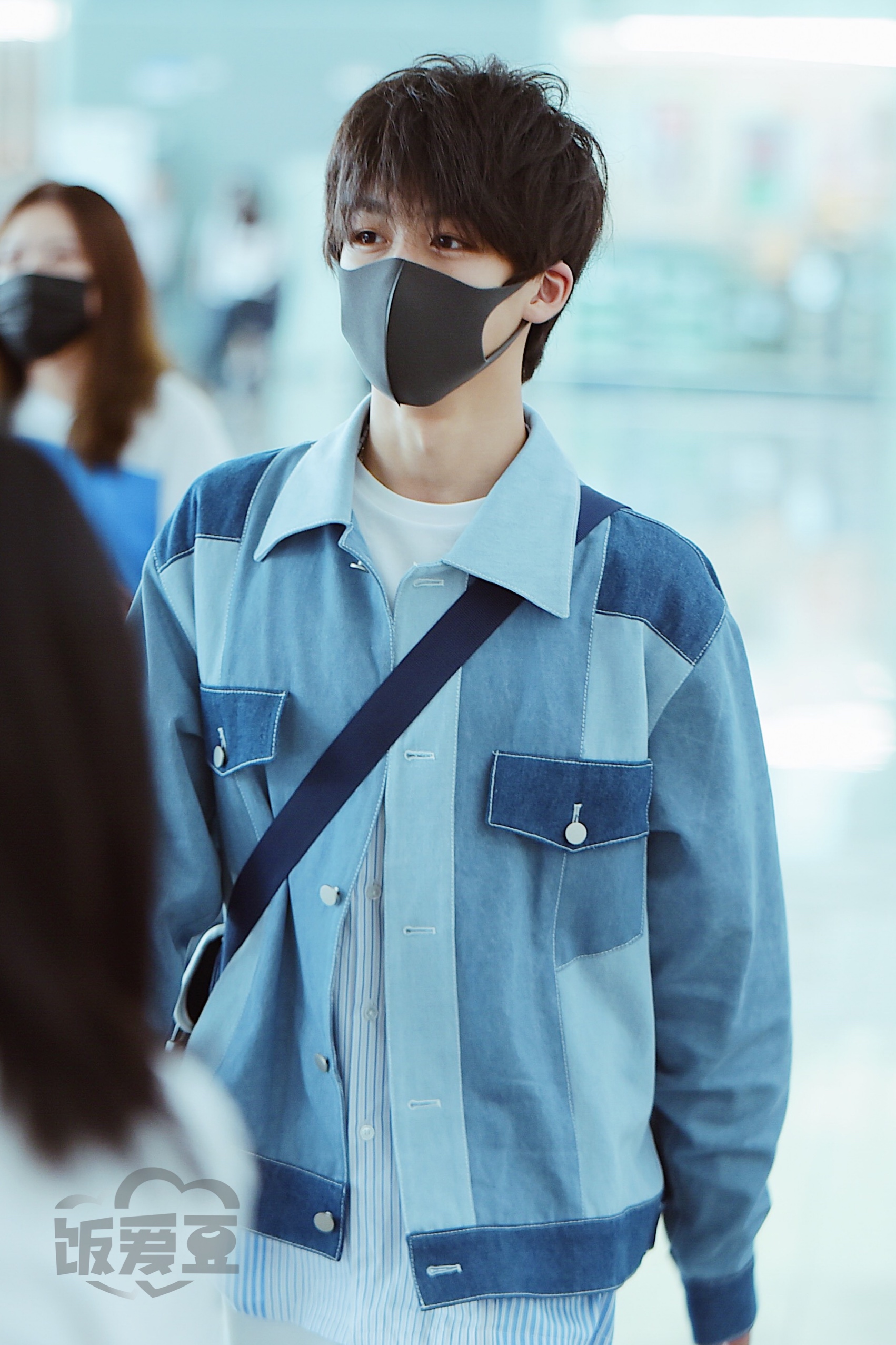 180921@易安音乐社-何洛洛 深圳到达 今天是小可爱洛洛呀～少年感十