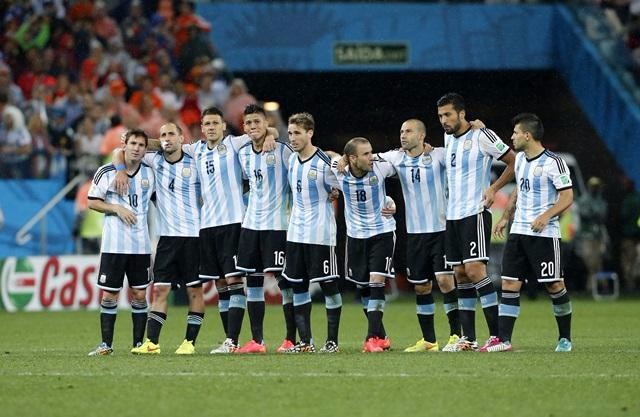 梅西一个人超神   也撑不起整个球队