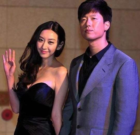 凌潇肃前妻和现任妻子对比,相差十万八千里,网友:丢了个好老婆