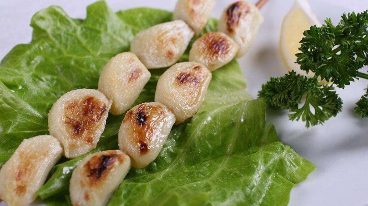 大蒜用打火机烤一烤,解决很多男人女人的痛苦事,一次省下几十元