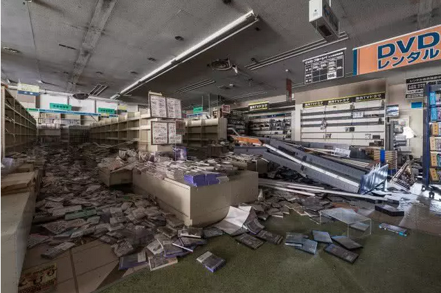 日本福岛废弃商店里,数十万元的商品七年来没人拿过