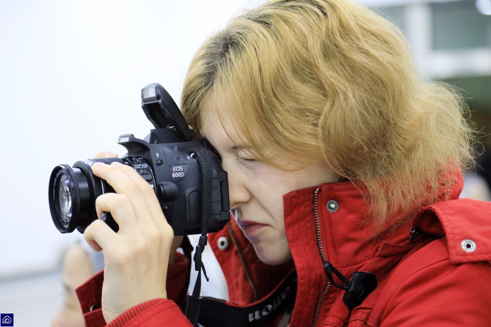 山东大妈做了一个馒头69斤能卖3800元,引外国美女记者点赞