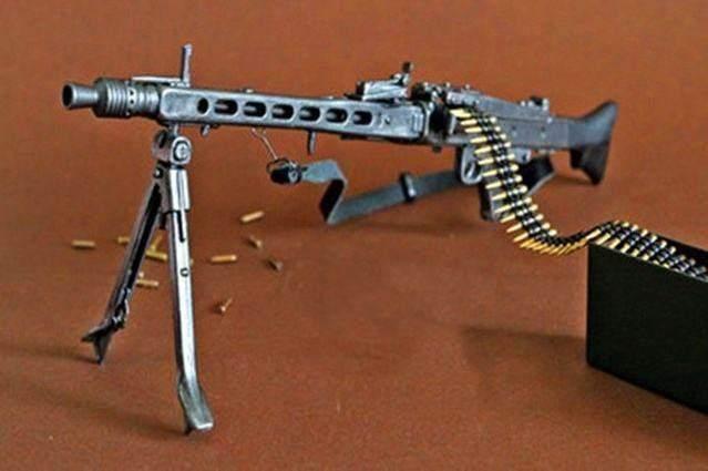二战中"轻机枪"的弹容量为什么只有20发? 原因太现实!