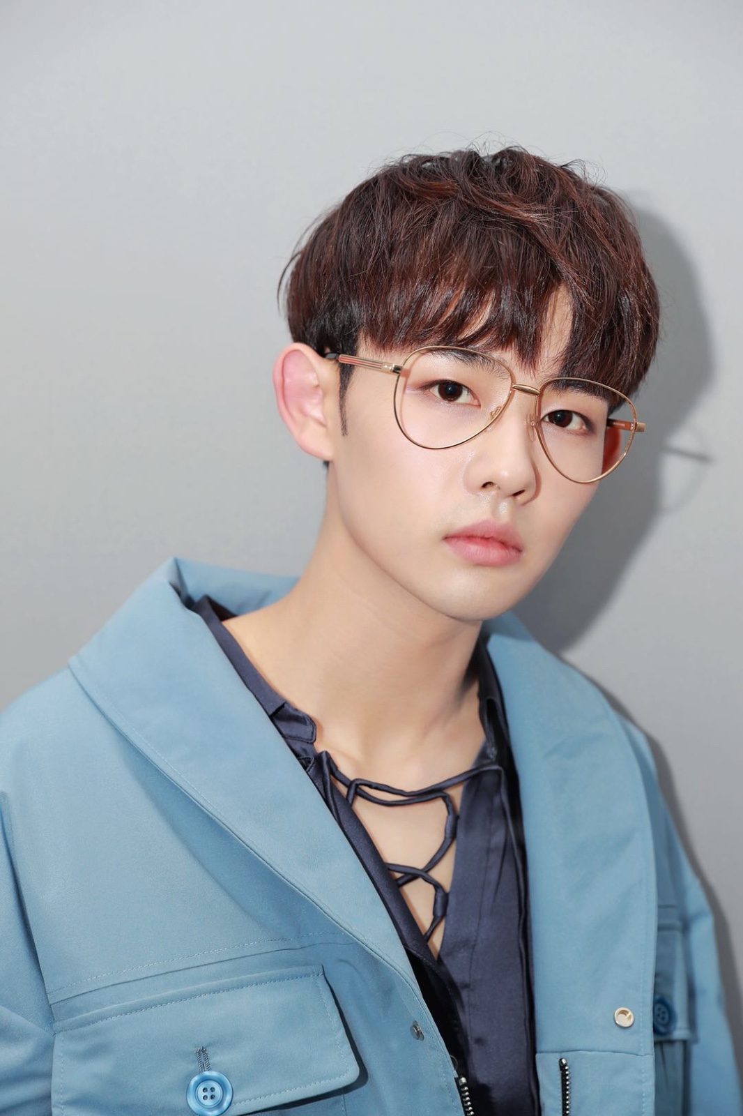 赵奂然上海时装周再发力 诠释慵懒随性风