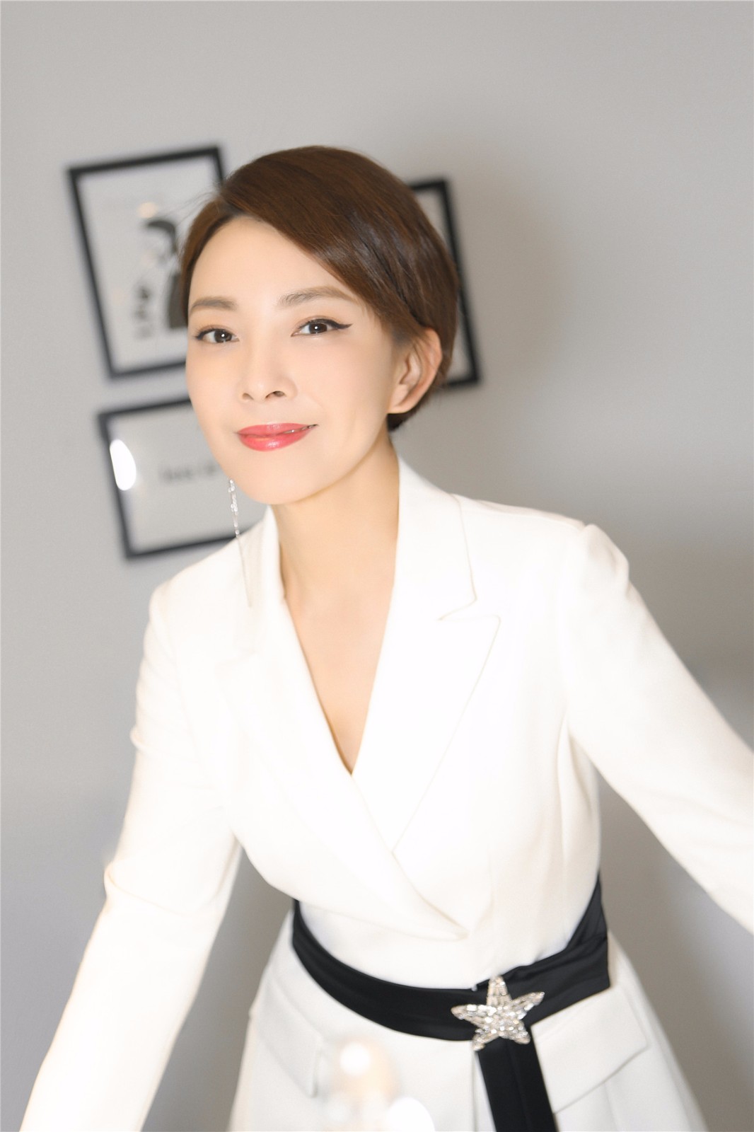 刘威葳精致妆容恬静温暖 美出新高度