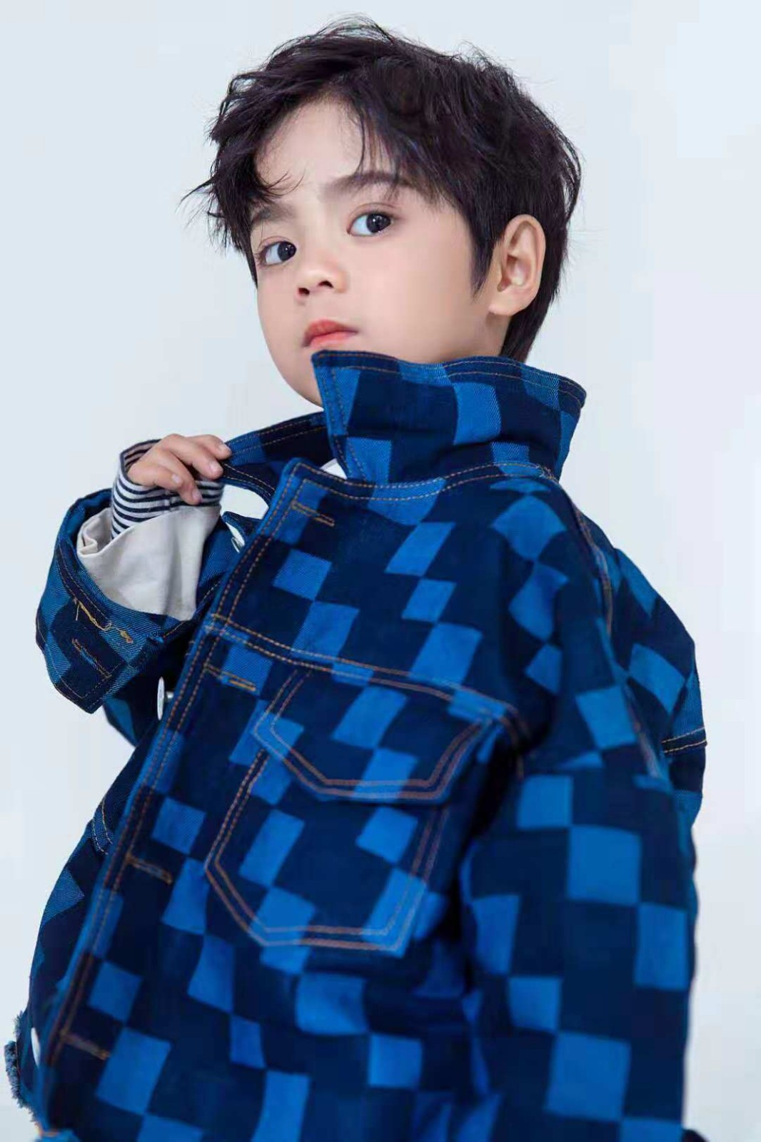 浙江童模唐锋卓kiki模卡写真