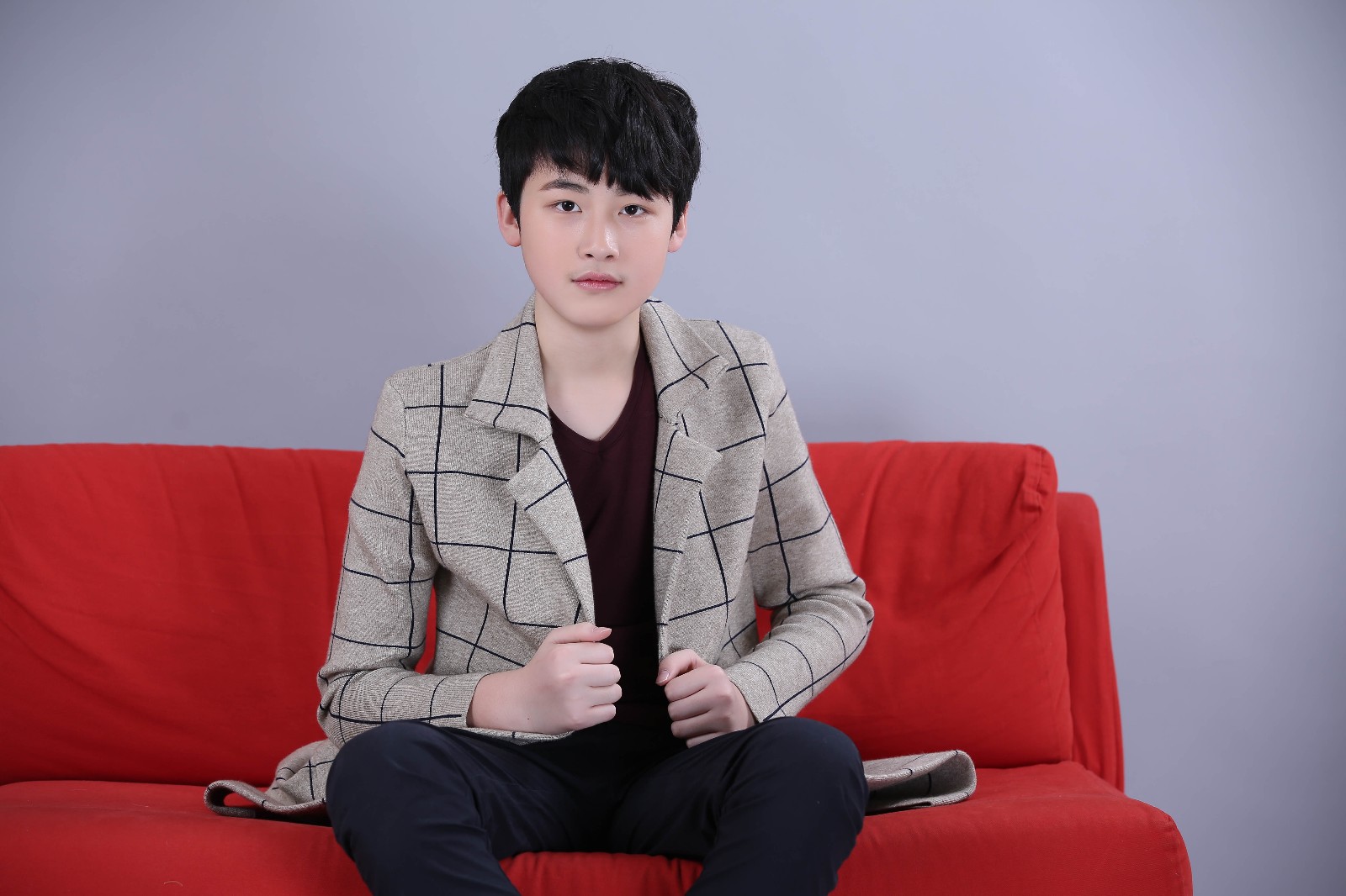 谷昊峰最新写真曝光:展示少年绅士品格_新浪看点