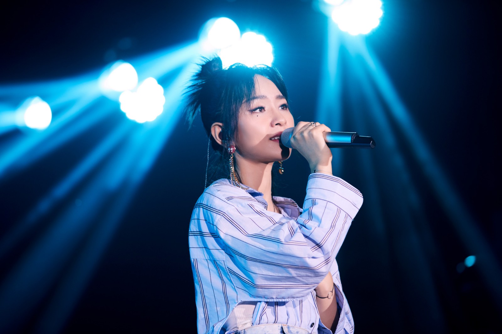 周笔畅走入上海高校分享感悟:手机不是生活的全部