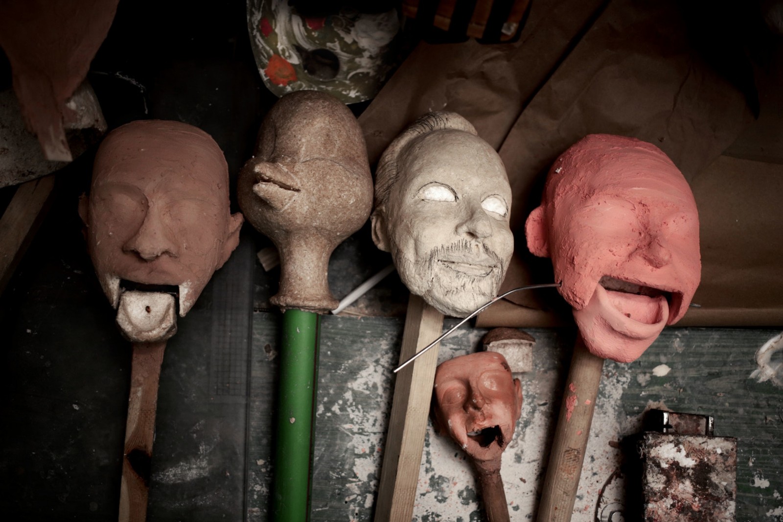 实拍绳上的传统文化扯线木偶,制作过程繁琐即将失传!