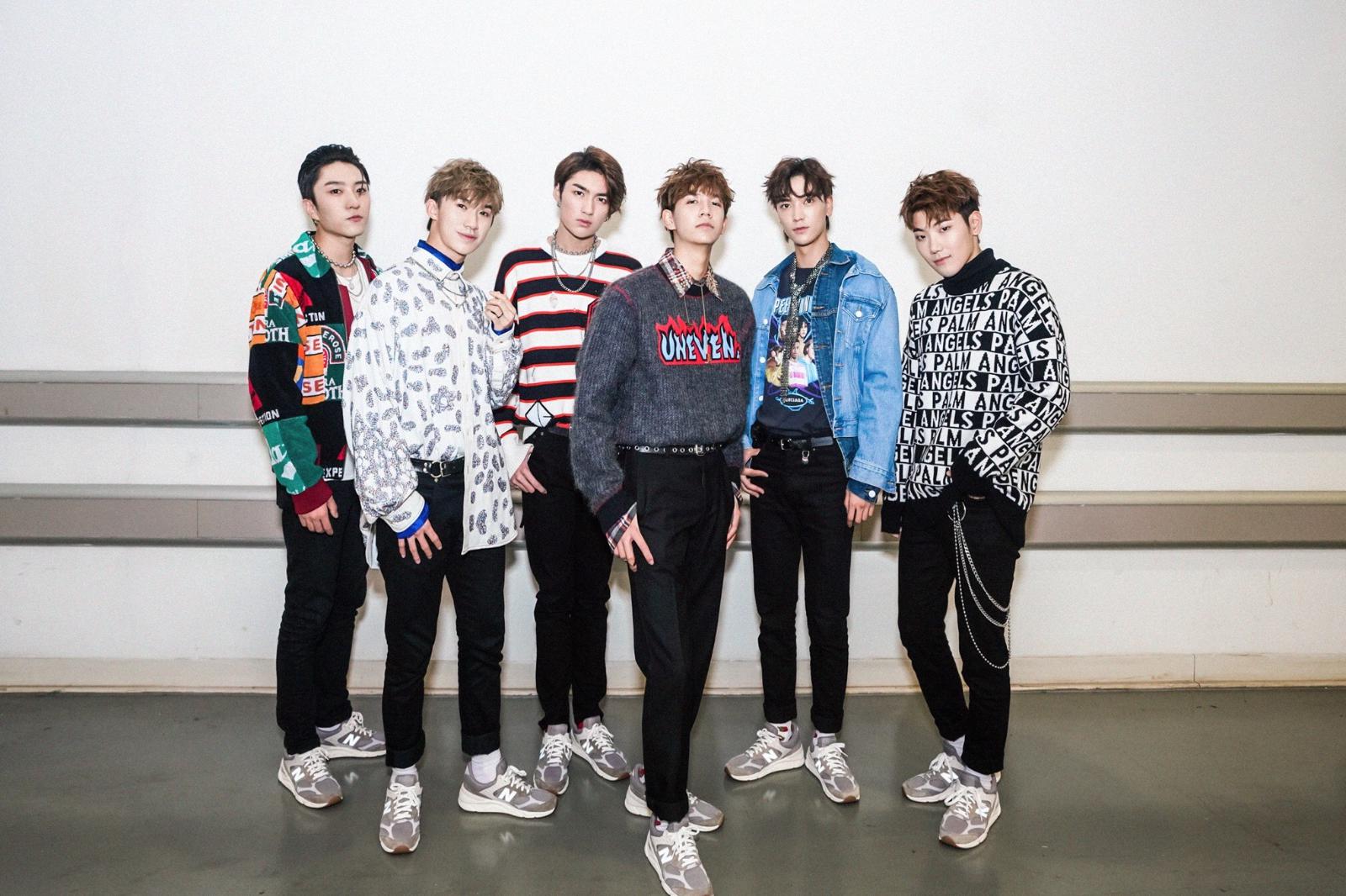 o男团登盛典 燃力开场惊艳吸睛