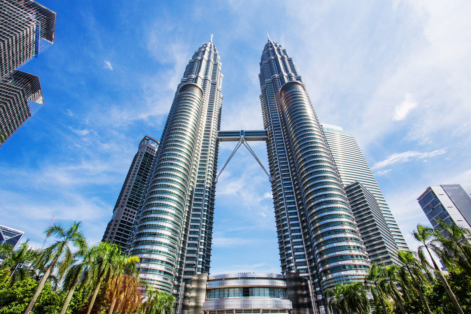 东南亚最发达的城市比上海排名还落后却比上海更富裕更幸福