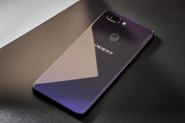 技术加持堪称吃鸡神器oppor15真机图赏