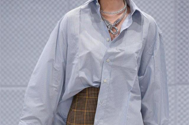 不需要熨斗就可解决衣服有褶皱的方法,你学会了吗