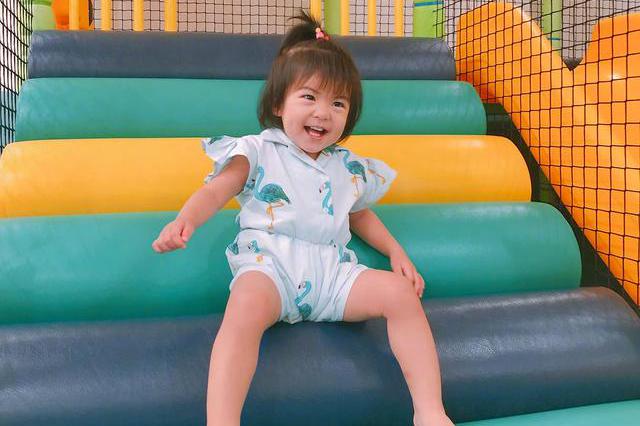 贾静雯晒波妞耍宝照,镜头感十足,网友直呼长得越来越像修杰楷!