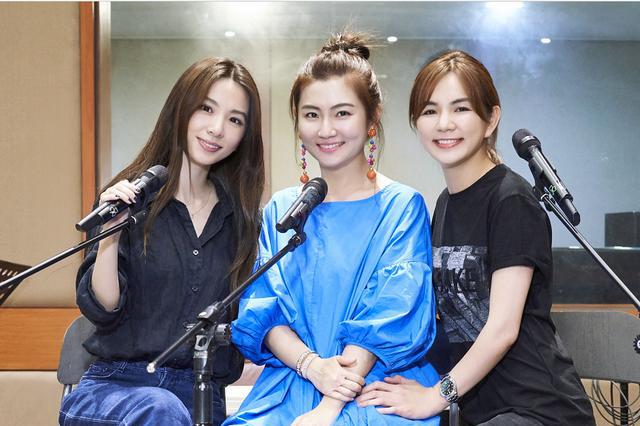 SHE出道十七周年再同框，单飞后三人差距悬殊，她的变化最为惊人|任家萱|陈嘉桦|田馥甄_新浪新闻