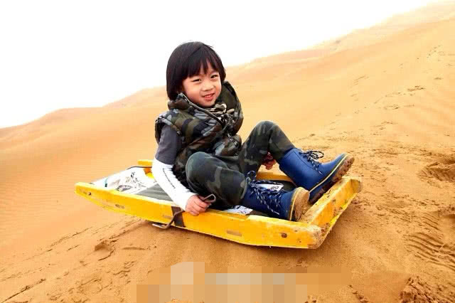 林志颖陪爱子kimi庆生小小志已经长成帅气美少年