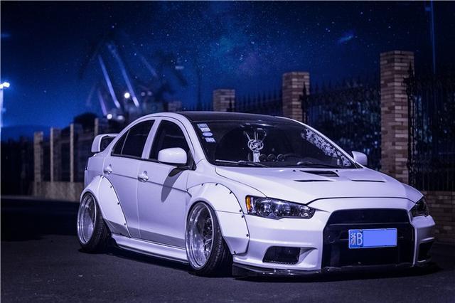 趁6年免检尽情改装,宁波车友为三菱翼神打造铆钉宽体造型!