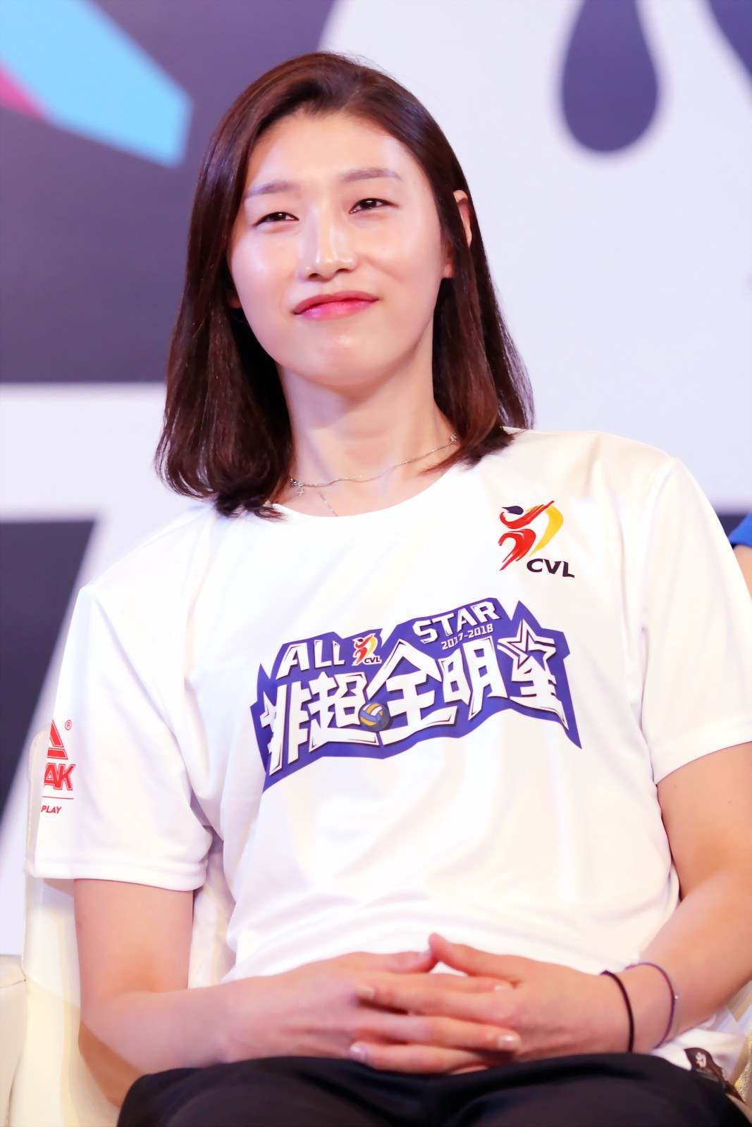 球迷见面会上4/ 69江川在球迷见面会上5/ 69球迷见面会主持人田宗琦6