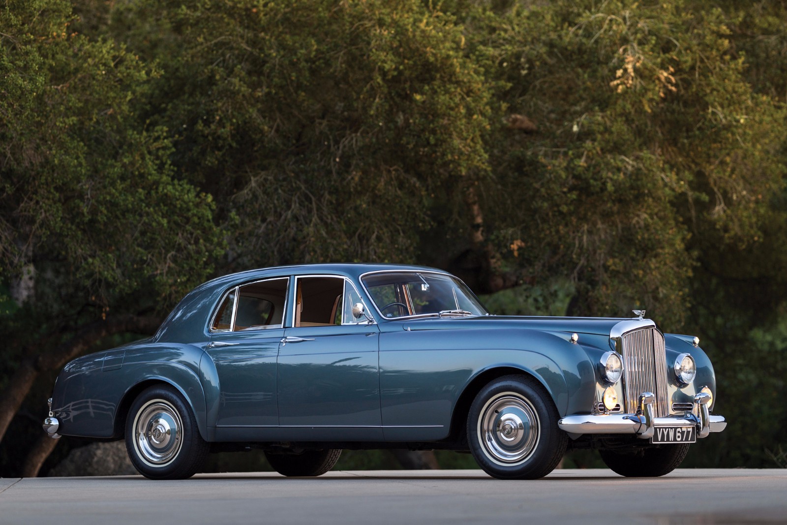 跨越时代的超级豪华轿车宾利的s1