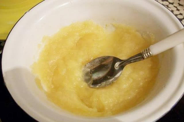 放一小撮苹果泥,烧出来的酱汁独具风味