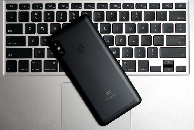 性能与颜值兼顾,红米Note5对战小米5X,你会为