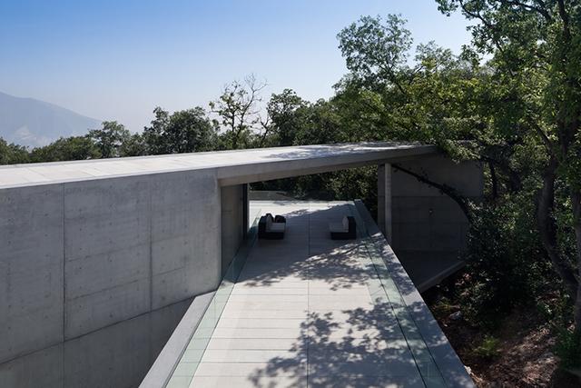 安藤忠雄将日本禅意清水混凝土带到墨西哥