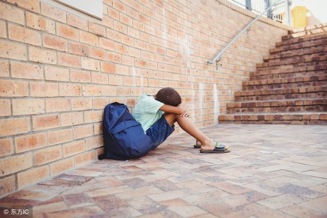 单恋一个人的说说心情,句句伤感,想念却不敢打扰