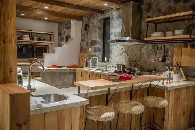 这个隐秘古村中的石头房竟然是一房难求的最美民宿