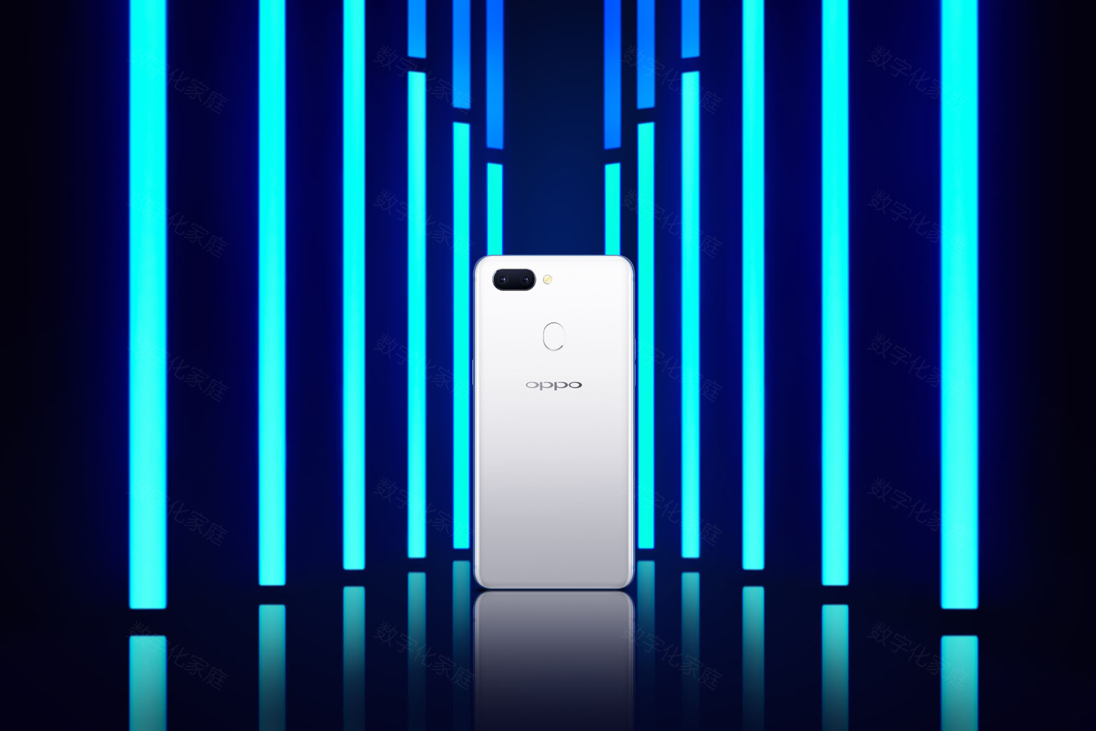 渐变的青春色彩oppor15系列智能手机高清图赏