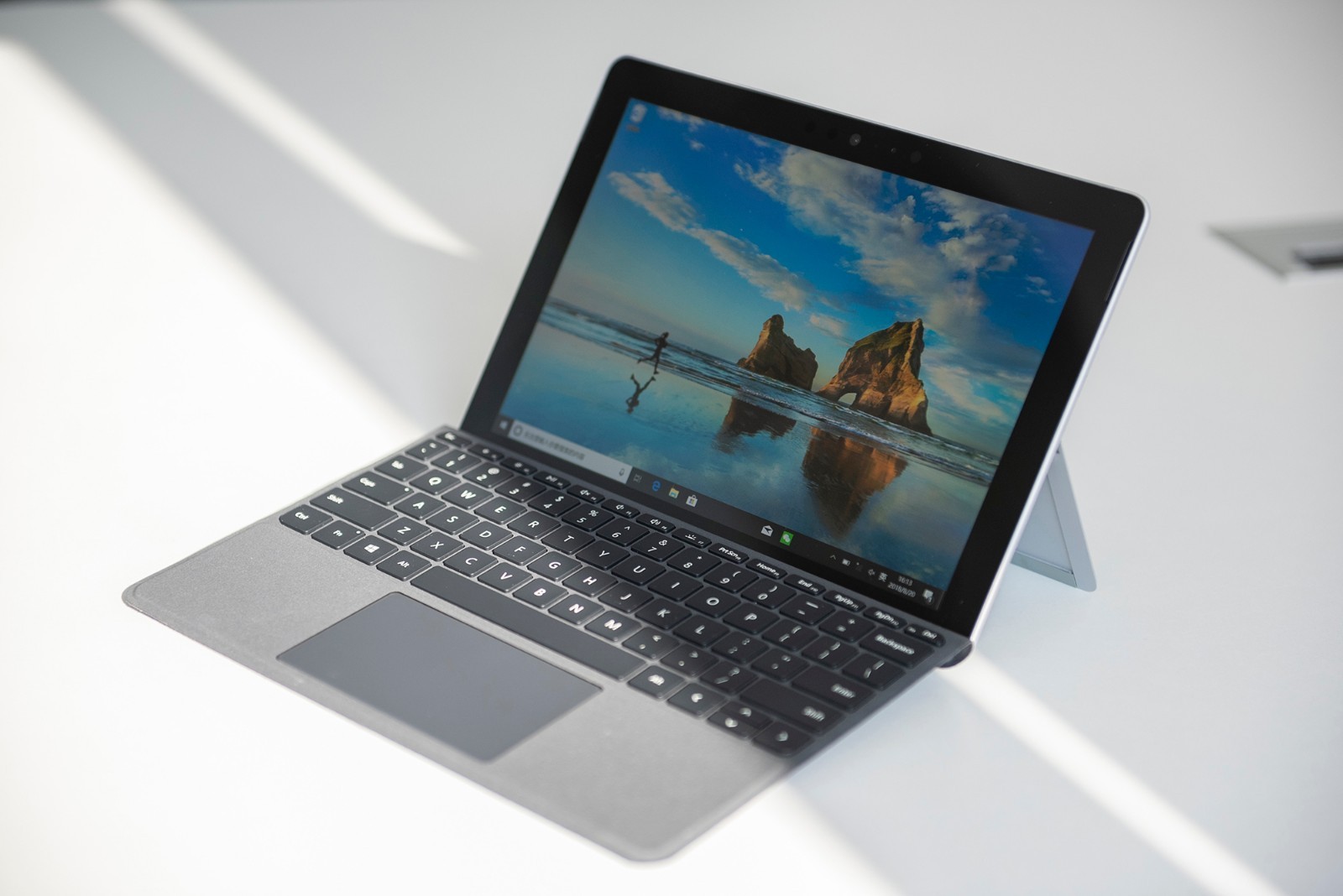 surfacego上手体验迄今为止最轻最薄的surface