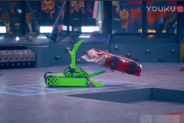 贪吃蛇对狂战斧和侠客那一场就很典型,肌肉不"狂"的时候,脑子就起作用