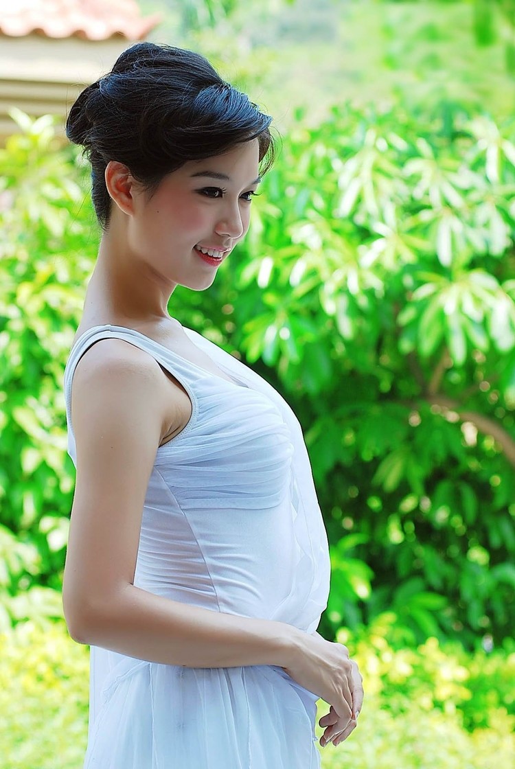 一个端庄气质魅力女人