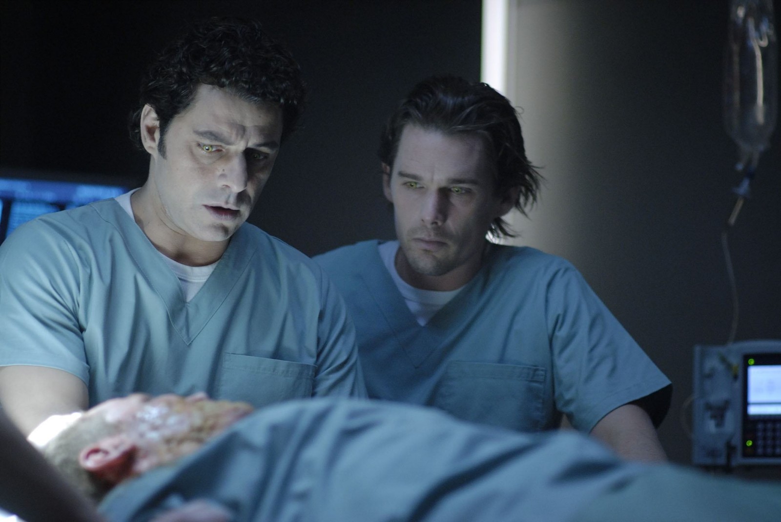 《嗜血破晓》,一部经典的恐怖片,有胆量的可以去看一下