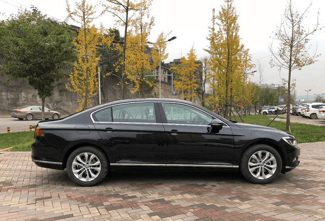 真是意外的缘分呀, 经历换色风波终提迈腾18款330豪华版