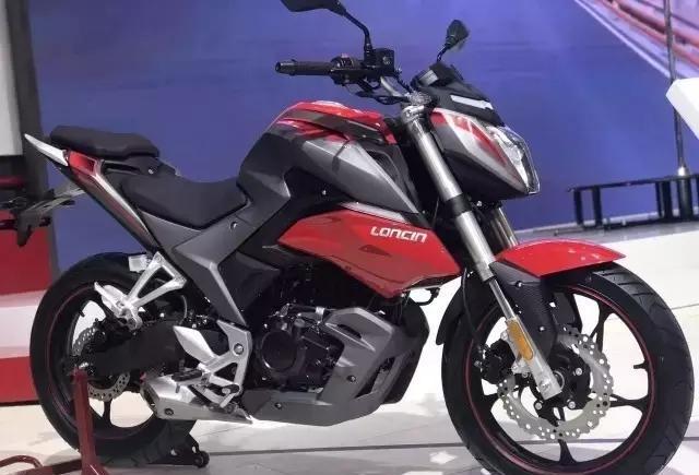 继300r后,隆鑫黄金排量lx250街车来袭,款式亮瞎你的双眼!