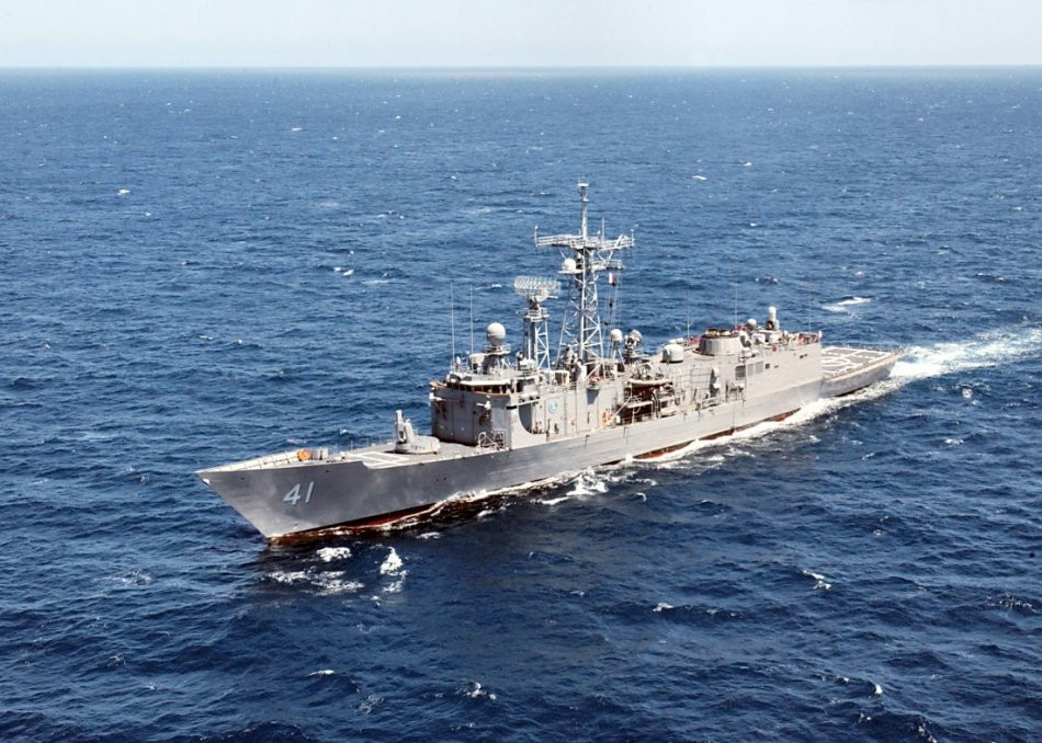 美国佩里级护卫舰配置比较低火力不够强但也排水量四千吨了