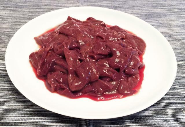 水库钓鱼,用猪肝钓鲶鱼,却引来一群小鲫鱼,而蚯