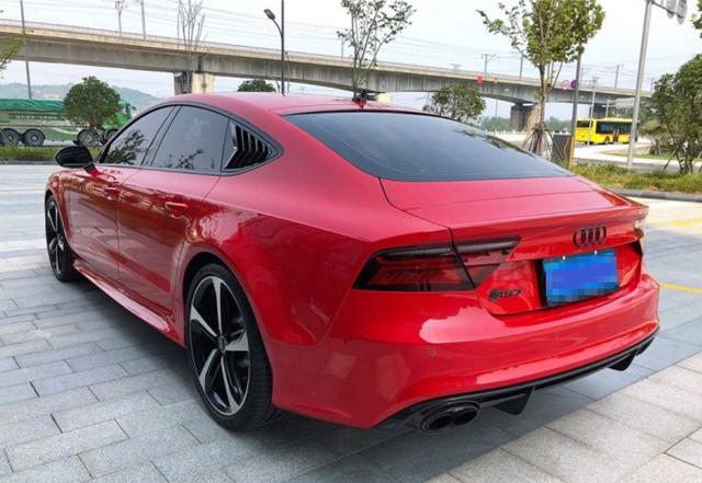 小伙花135万元买辆二手奥迪轿跑,坦言比父亲的奥迪a8l有趣多了