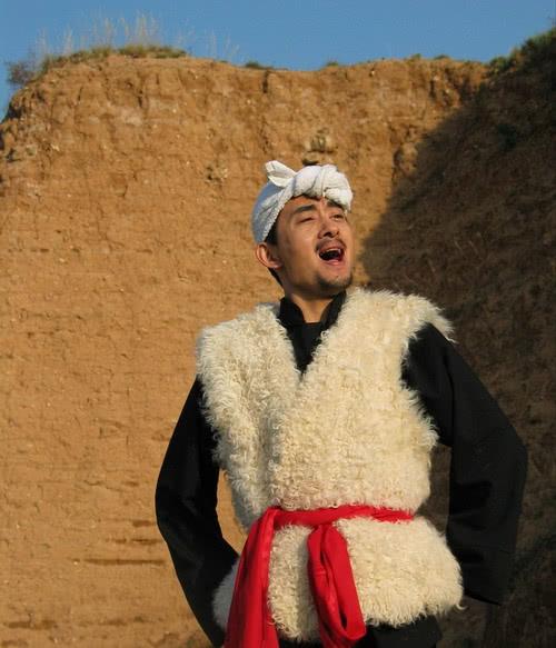 冒充农民上春晚,娶了超女当妻子,他的真实身份曝光后惨遭封杀!