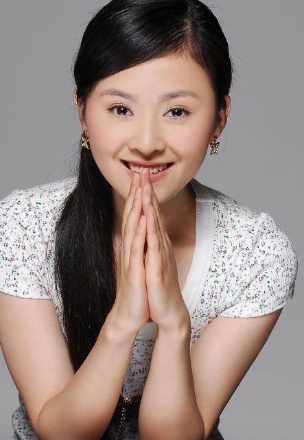 她出道13年零绯闻,与男友相恋10年不结婚,今丈夫红得发紫!