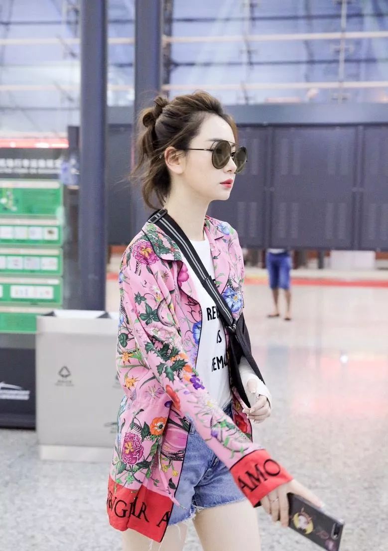 吴宣仪的甜美,宋佳的百变,细数娱乐圈那些女艺人的睡衣外穿