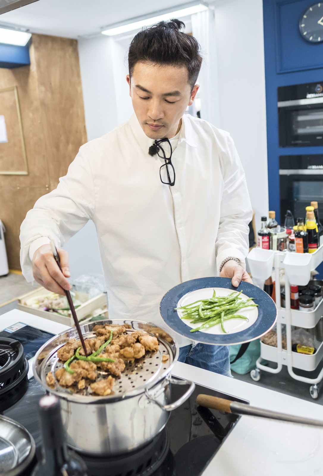 《中餐厅》今晚开播 苏有朋做"有生命的料理"