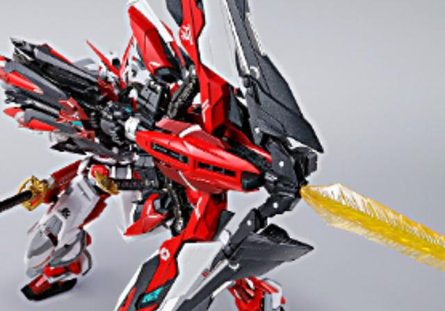 罗裘尔还找人打造了名为"虎彻"的第二把实体刀,也就是说,红异端改