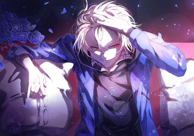 本来看起来是一位普通内向的少年,一旦绝望王的人格出现就会摘下眼镜