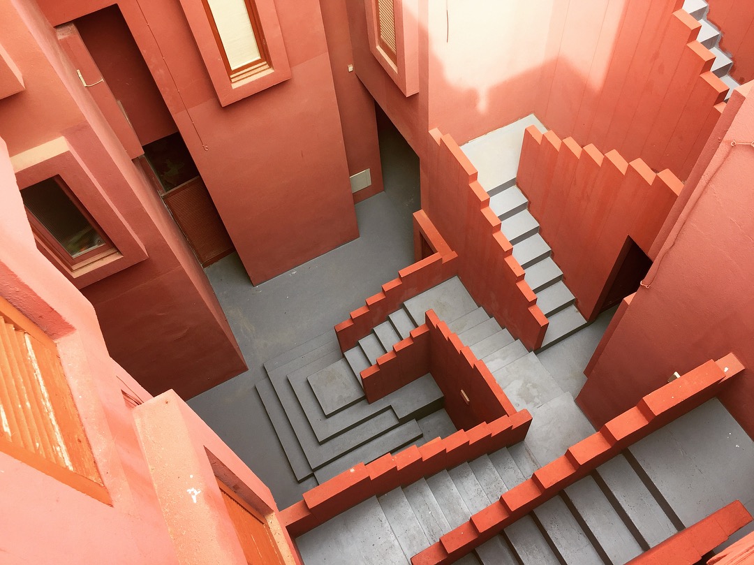 西班牙lamurallaroja现实版的纪念碑谷