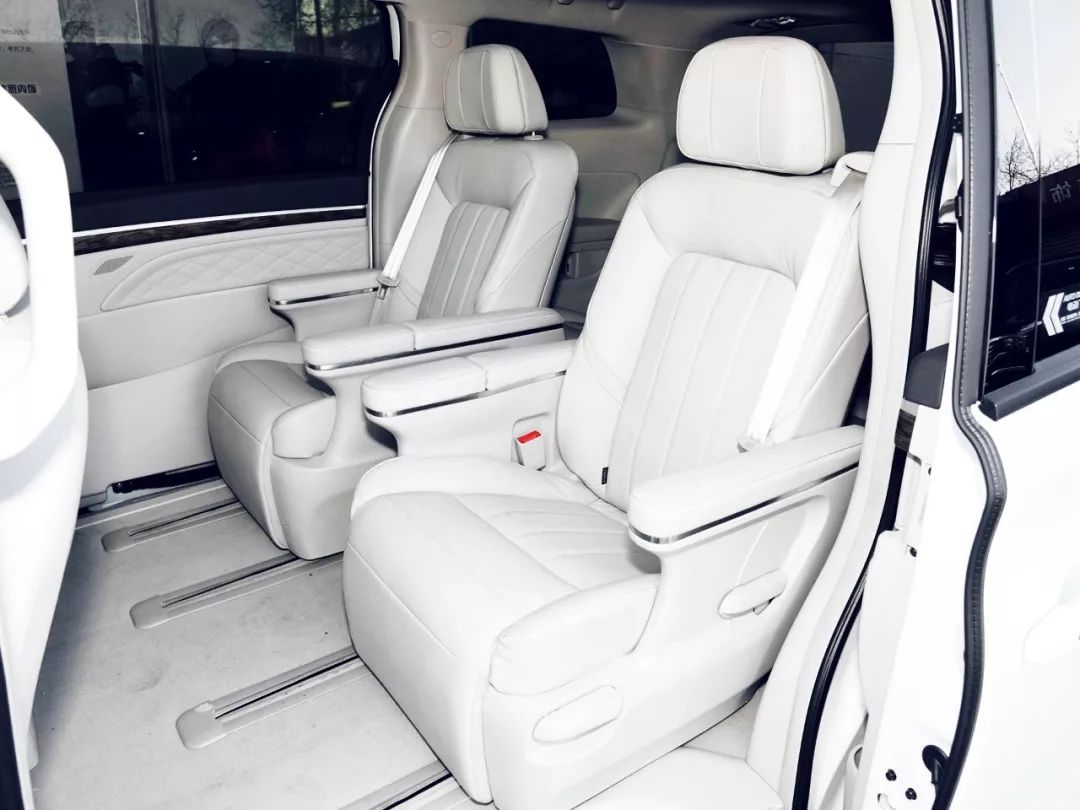 关上所有车窗后,传祺gm8车内空间仿佛就与外界隔绝了