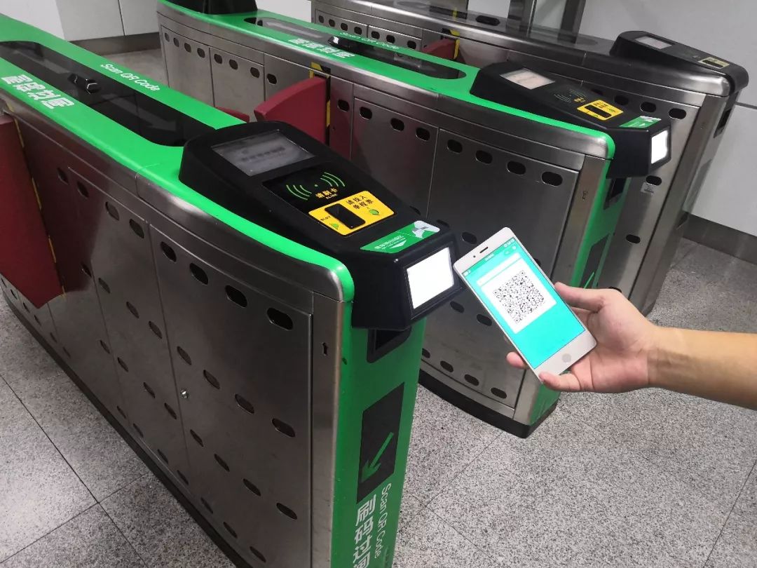 深圳不相信爱情地铁等不来你这一幕看哭所有人