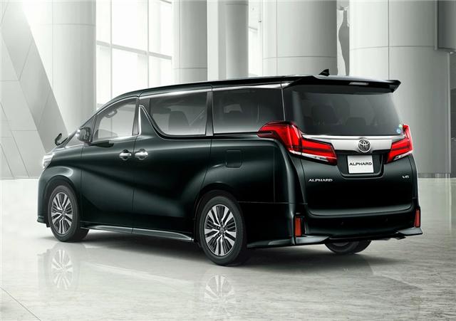 5l v6 8at的动力组合,动力输出方面还是非常强劲的.